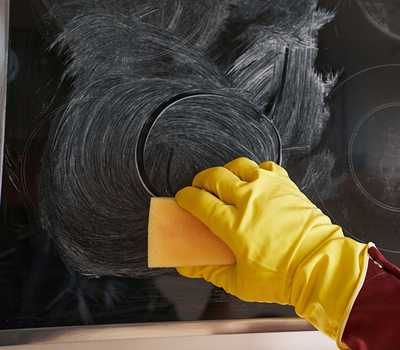 hellan puhdistus sienellä